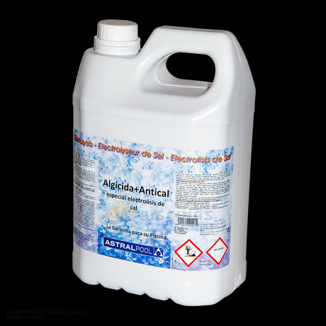 Alguicida anticalcáreo AstralPool para cloradores salinos. 5 L.
